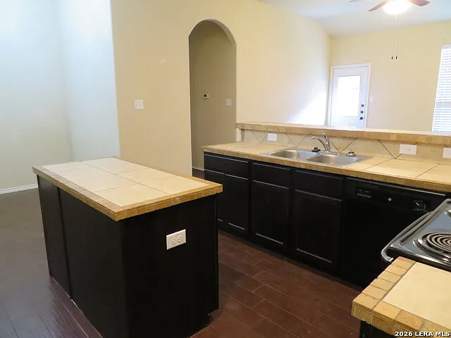 554 Creekside Cir — Photo 13