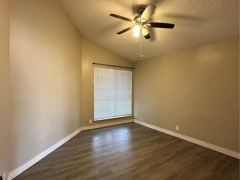 2429 Woodway Dr — Photo 20