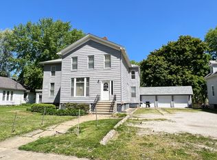 614 E Walnut St APT 6, Bloomington, IL