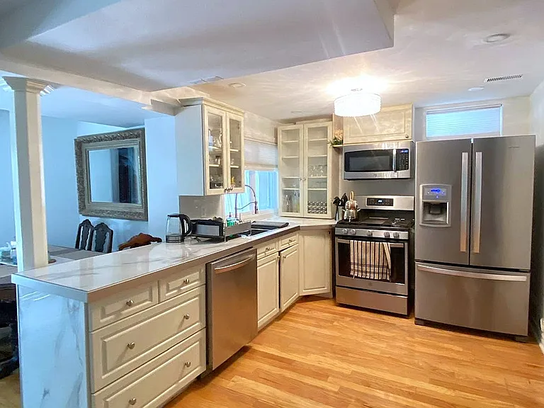 42 Lensmith Dr #LOWER — Photo 5