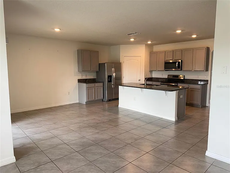 521 Nicken Grv — Photo 6