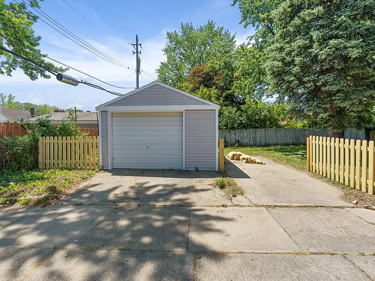3303 Normandy Rd — Photo 20