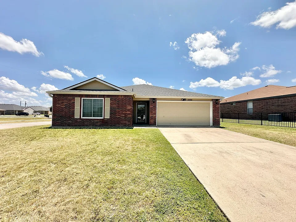 4404 Waterside Dr
