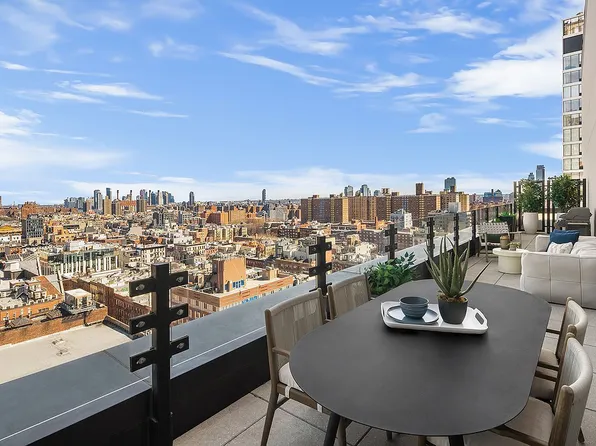 202 Broome St, New York, NY 10002