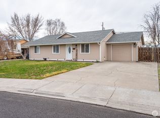 924 E Hayden Dr, Moses Lake, WA 98837