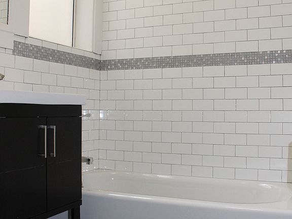 3rd image of 185 Dolores St APT 2