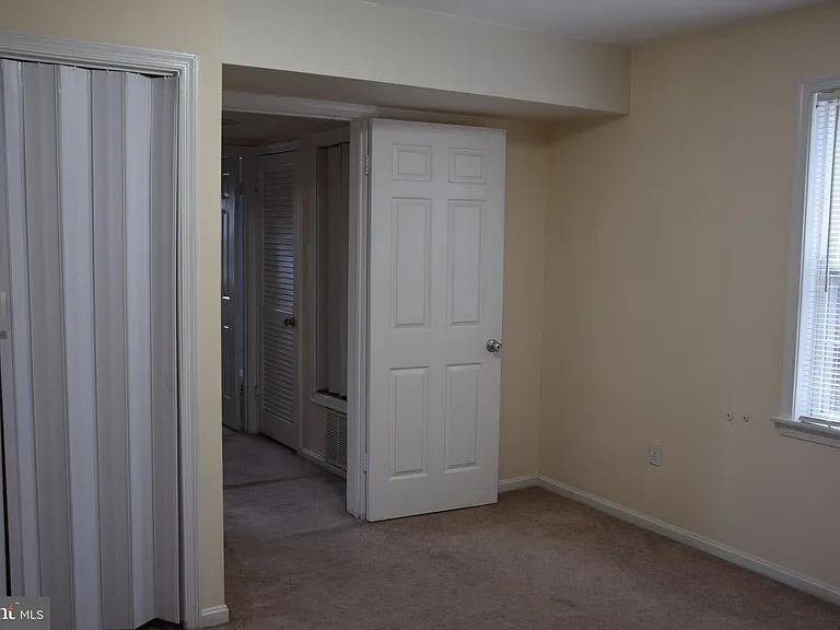 2057 38th St SE #301 — Photo 32