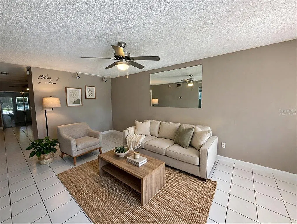 2 bed, 2.0 bath, 1027 sqft, $1,795 — Photo 2
