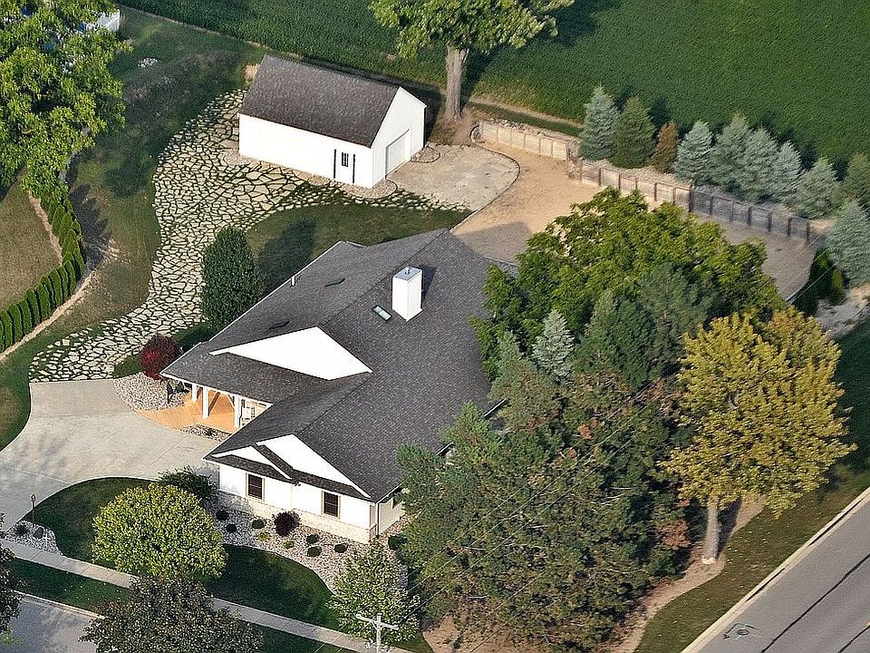 Custom built newer home! 