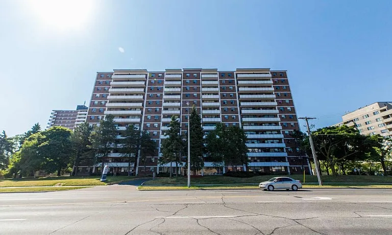 3875 Sheppard Ave E — Photo 2