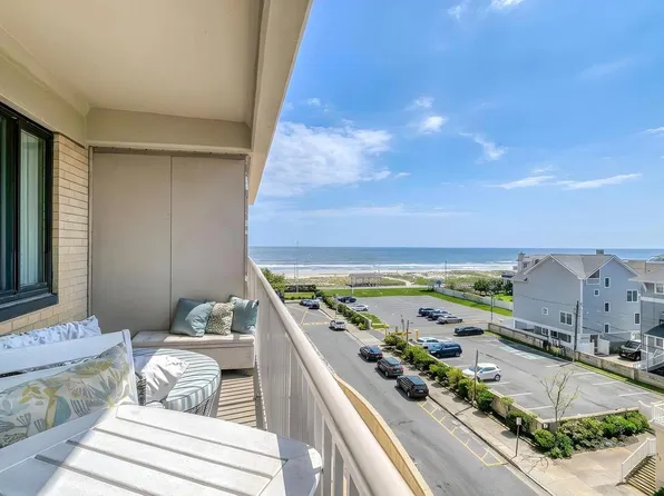 5000 Boardwalk APT 303, Ventnor, NJ 08406