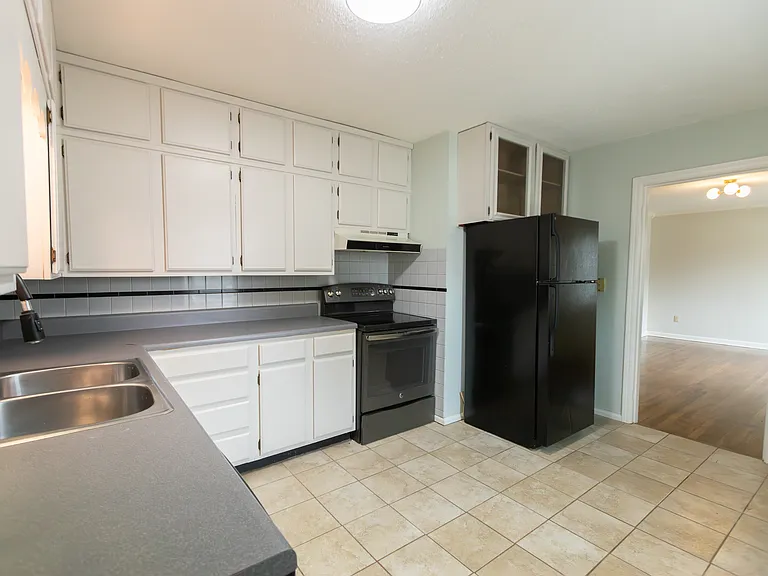 2424 Emoriland Blvd — Photo 9