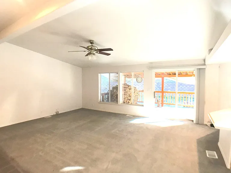 288 Aspen Grv — Photo 7