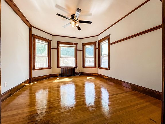 2nd image of 61 Quincy St #2A