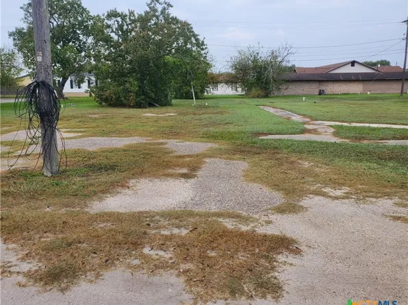 510-514 S Main St, Seadrift, TX 77983
