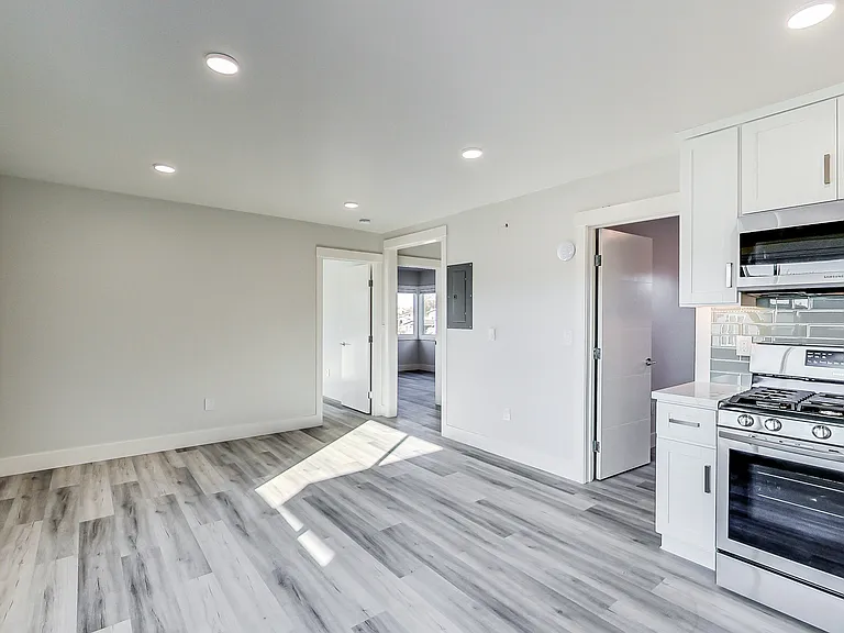 3413 Adeline St #4 — Photo 4