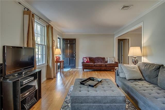 2nd image of 213 Garrett Dr