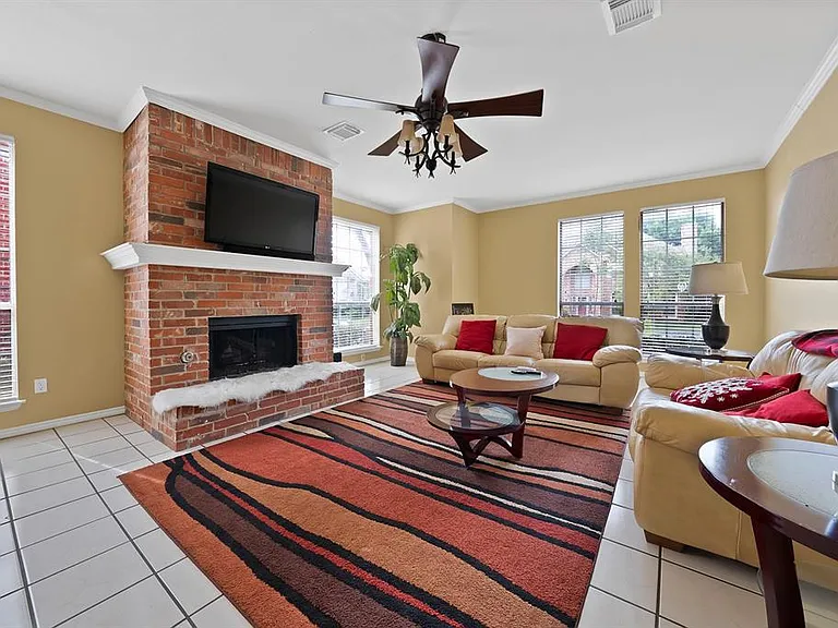 2116 Houlton Ln — Photo 15