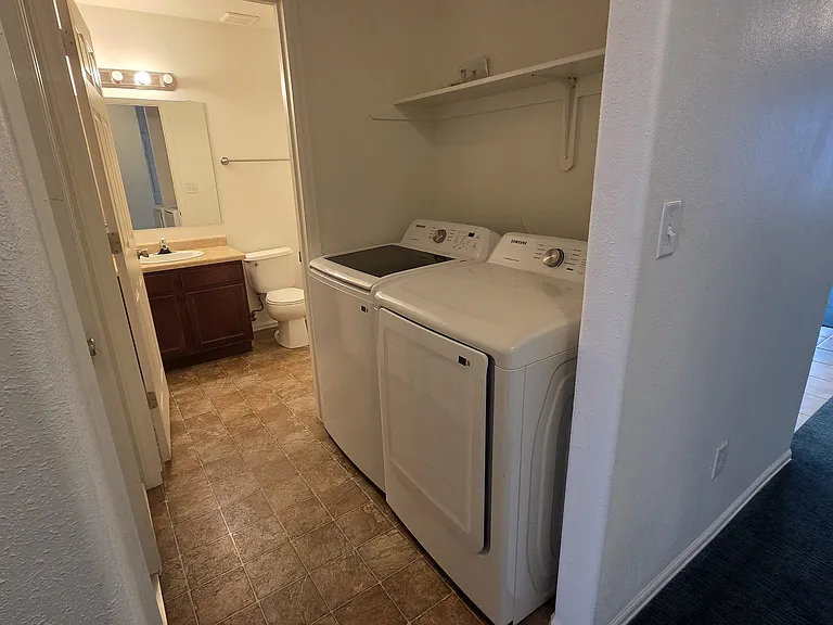 2456 1/2 Theresea Ln — Photo 10