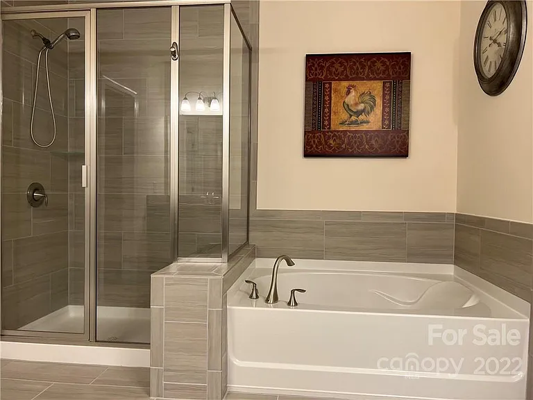146 Heathbrook Ln — Photo 10