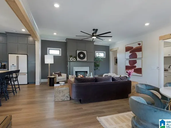 4212 Longmoor Rd, Hoover, AL 35244