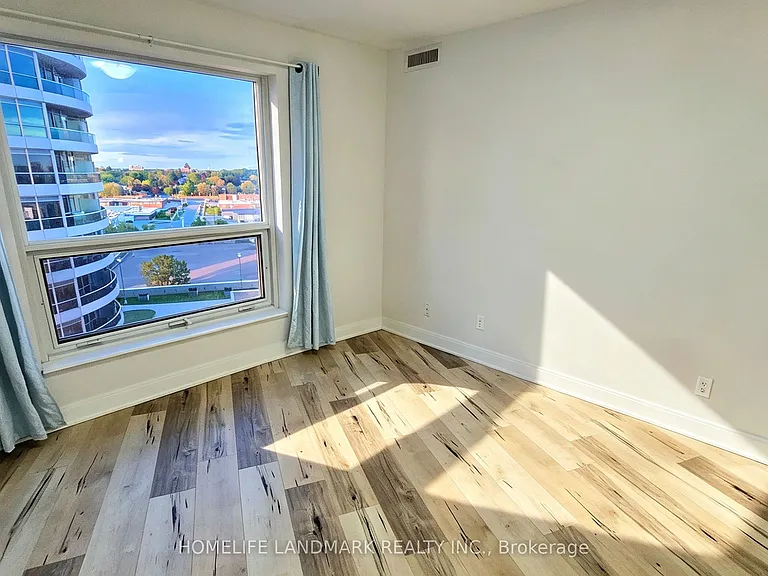 125 Village Green Sq #1111 — Photo 5