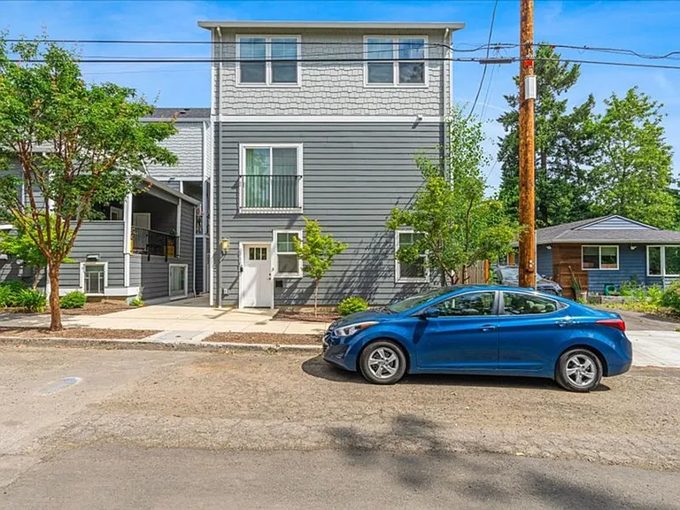8438 SE 21st Ave — Photo 15