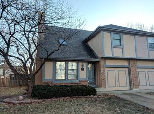 11815 Oakmont St, Overland Park, KS 66210