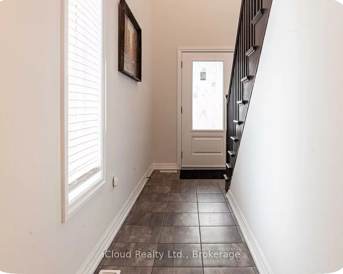 4311 Mann St — Photo 4