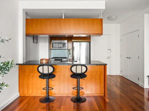 2-40 51st Avenue image 2 of 10