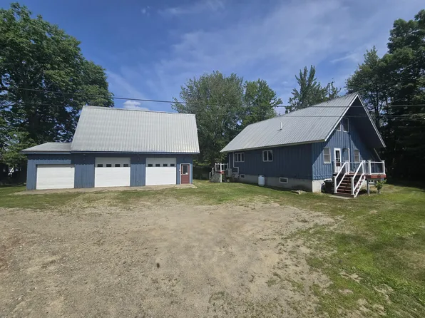 884 Transalpine Road, Lincoln, ME 04457