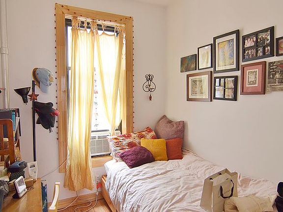 3rd image of 201 W 107th St APT 21