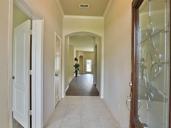5th image of 723 Hinsdale Dr