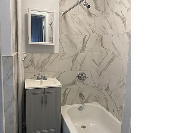4th image of 30 Vernon Ave Floor 2