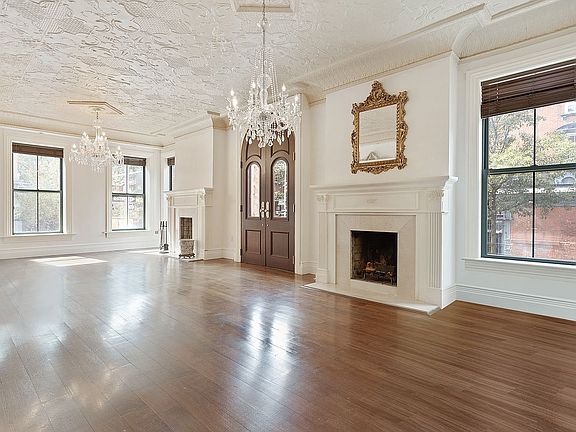 2nd image of 146 Hoyt St