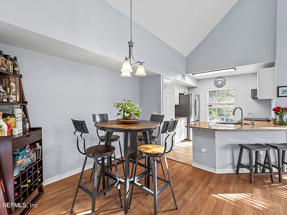 5th image of 13700 RICHMOND PARK Drive N #1306