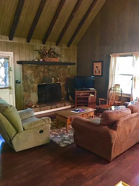 3 bed, 1432 sqft, $1,600 — Photo 2