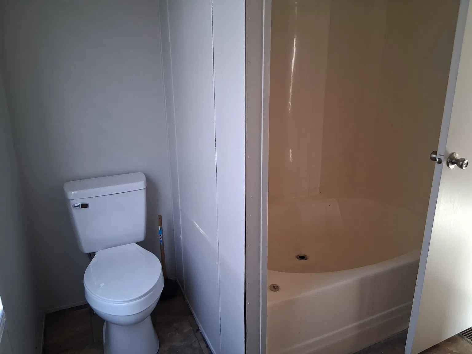 340 Clara St — Photo 3