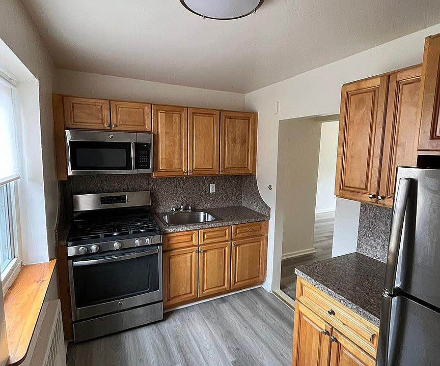 2nd image of 451 Howard Ave #1A