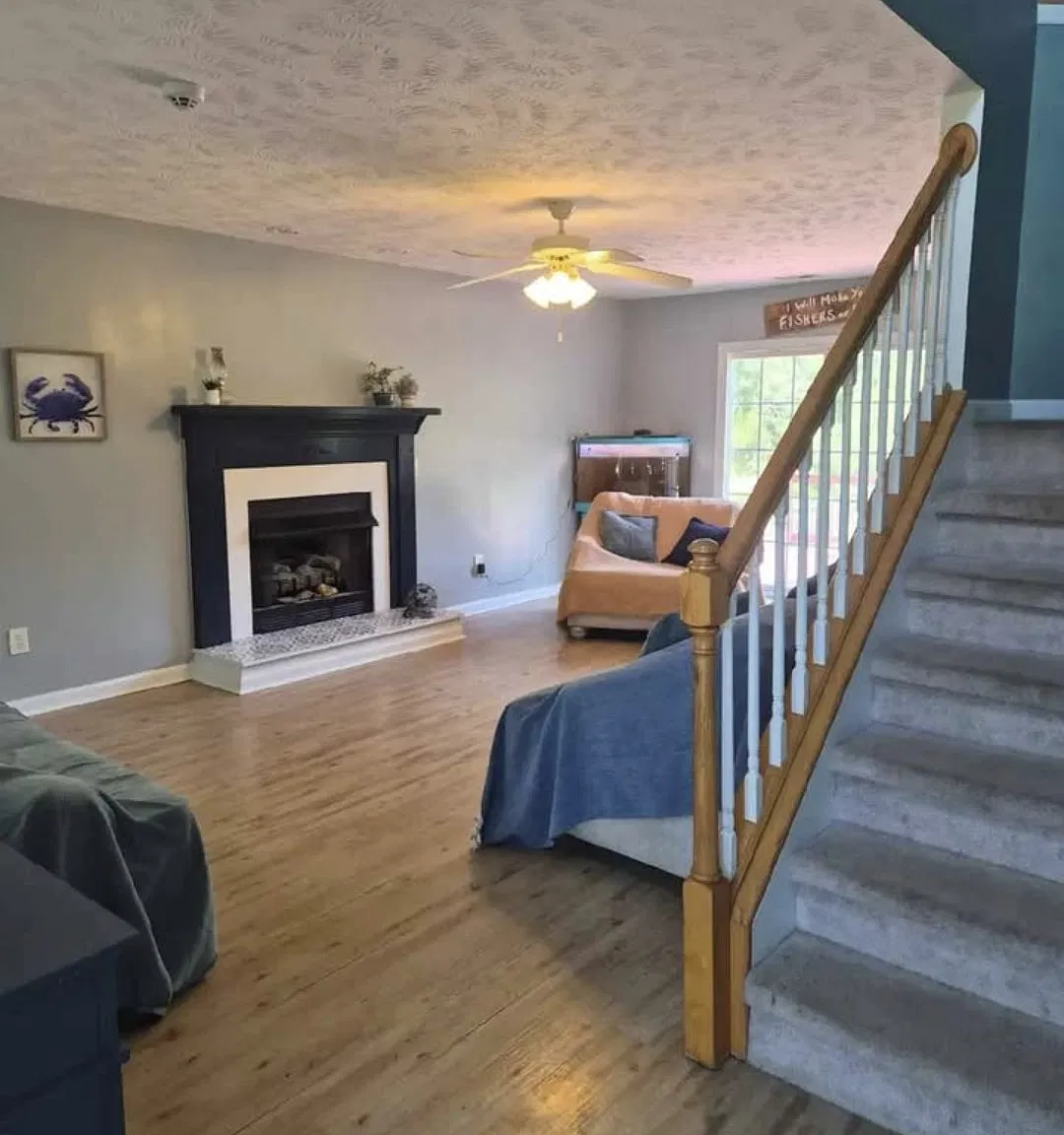 3 bed, 2313 sqft, $2,300 — Photo 3