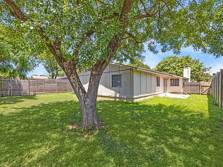 11104 Applewood Dr — Photo 11