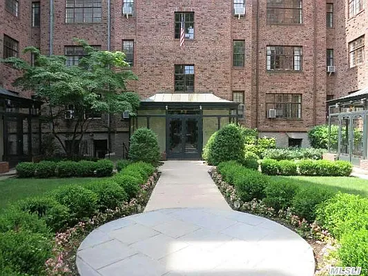 Sold by Douglas Elliman | media 18