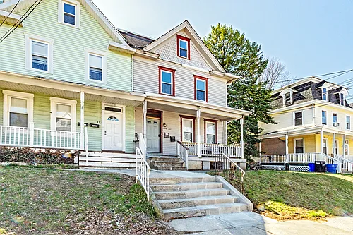 35 High St #B Photo 1