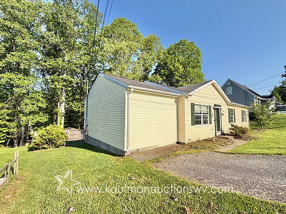 4th image of 69 Woodside Ln