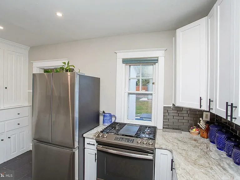 501 E Mount Airy Ave — Photo 13
