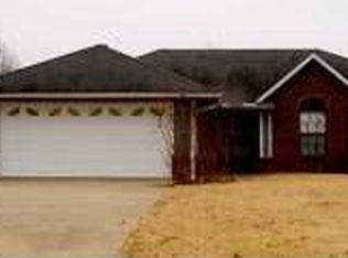 205 W McKenzie Ave, Pocola, OK 74902