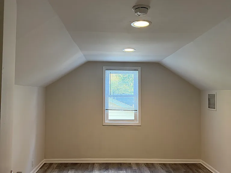 1713 E 46th Ave — Photo 12