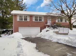 7 West St, Greenvale, NY