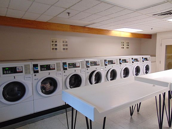 4th image of 133 Commander Shea Blvd APT 621