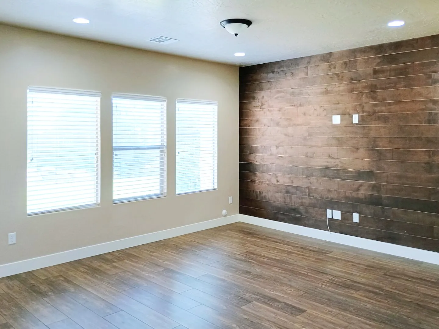 4 bed, 3.5 bath, 2640 sqft, $2,895 — Photo 4